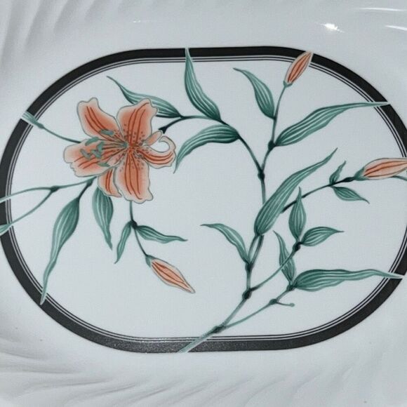 Vintage Corelle Tiger Lily Serving Platter 12 1/4” - Picture 3 of 4